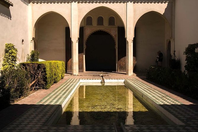 1.5-Hour Roman Theater and Alcazaba Castle Walking Tour - Stop 1: Alcazaba Castle courtyards, ramparts, and big panoramic views