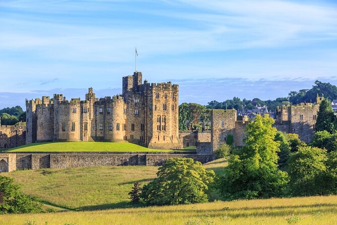 1 Day Alnwick Castle, Holy Island & Scottish Borders - Key highlights at a glance