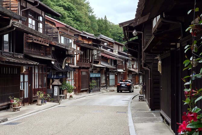 1 Day Tour From Nagano to Matsumoto Castle and Narai-Juku - Frog Street First: Nawate Shopping District Gets You in the Mood