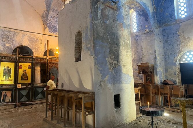 1-Day Tour in Blue Eye, Monastery, Gjirokaster and Lekursi Castle - Stop 4: Lekursi Castle viewpoint—your Sarandë bay payoff
