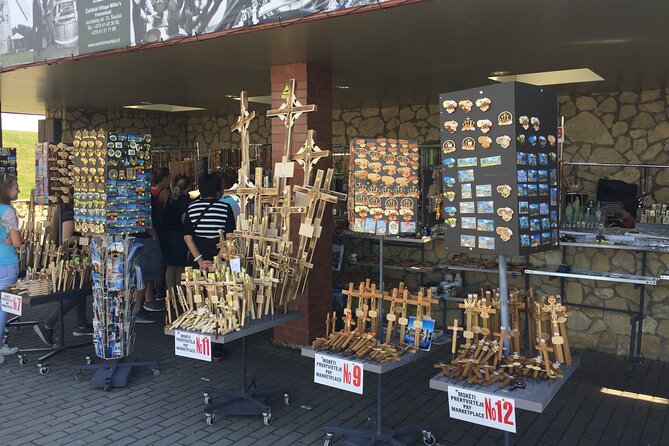 2 countries! Hill of Crosses, Rundale Palace and Bauska castle - What’s included (and what’s not) so you can budget smarter