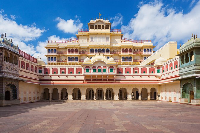 2-Day Private Tour of Jaipur from Delhi: City Palace, Hawa Mahal and Amber Fort - Day 1 Jal Mahal on Man Sagar Lake: The Floating Palace Look
