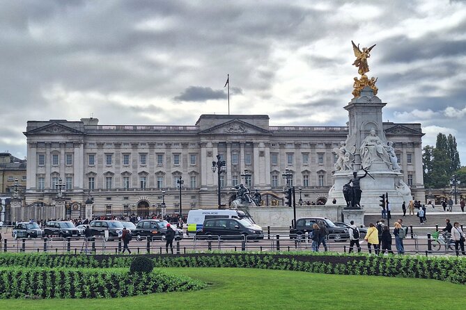 2 Hour Walking Tour from Buckingham Palace to Big Ben - Queen Victoria memorial moment: a bright stop that earns its place