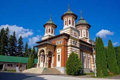 3-Castle: Peles,Bran,Rasnov,Sinaia Monastery from Brasov w pickup - Manastirea Sinaia: Short, Peaceful, and Worth the Stretch