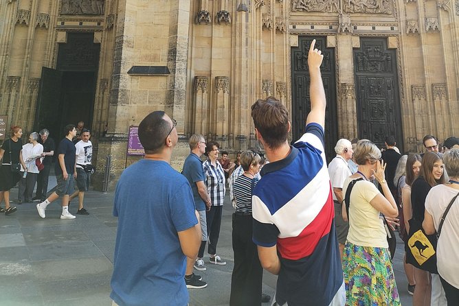 3-hour Private Prague Castle Walking Tour - Meeting point to final drop: the practical flow