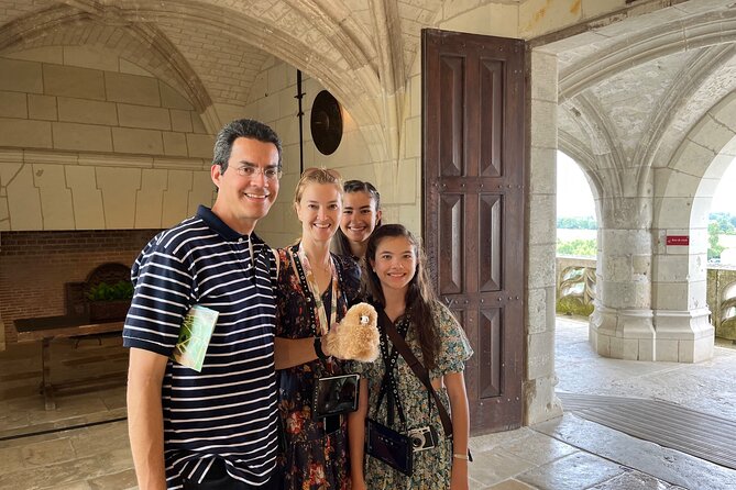 3 Loire Valley Castles and Wine Tasting Private Guided Tour - Amboise lunch hour: make the most of the one-hour break