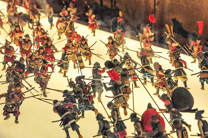 A Tour to Explore the Symbol of Osaka: Osaka Castle - Stop 3: Hokoku Shrine and Toyotomi Hideyoshi connections
