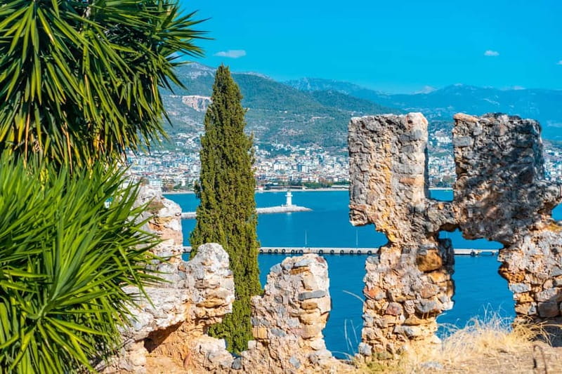 Alanya: Castle Tour with Damlatas Cave & Cable Car Options - Stop 1: Alanya Seyir Terası and the “get your bearings fast” viewpoint