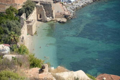 Alanya: Castle Tour with Damlatas Cave & Cable Car Options - Pickup by open midibus: plan for the 15-minute traffic wiggle