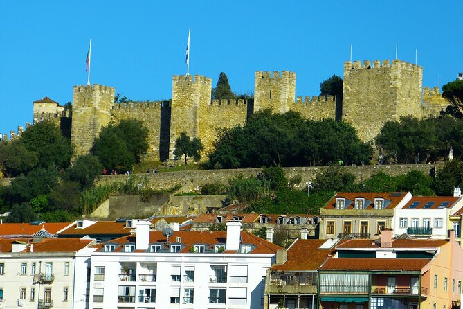 Alfama and the Castle of Saint George Skip the line Tour - Church of Saint Anthony + Lisbon Cathedral narthex: the warm-up that makes everything else click