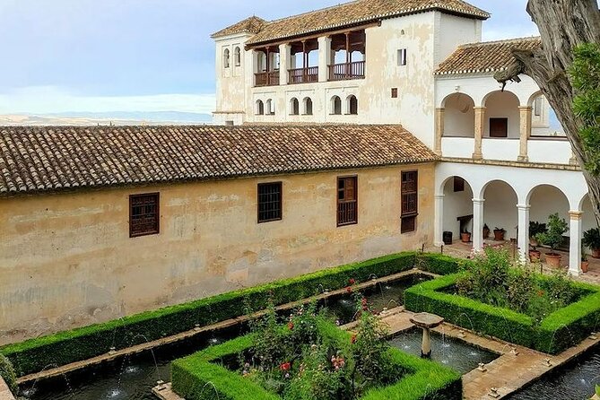 Alhambra Experience – Explore Nasrid Palaces & Generalife Gardens - Logistics that can make or break the visit