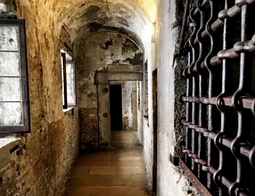 All-Inclusive Tour: Doge Palace, St Mark's Basilica & Square - Bridge of Sighs: Where the Tour’s Tone Changes