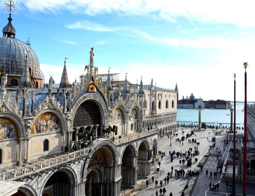 All-Inclusive Tour: Doge Palace, St Mark's Basilica & Square - What Makes This Tour Feel Smooth (Headsets, Skip-the-Line, and a Light Carry Bag)