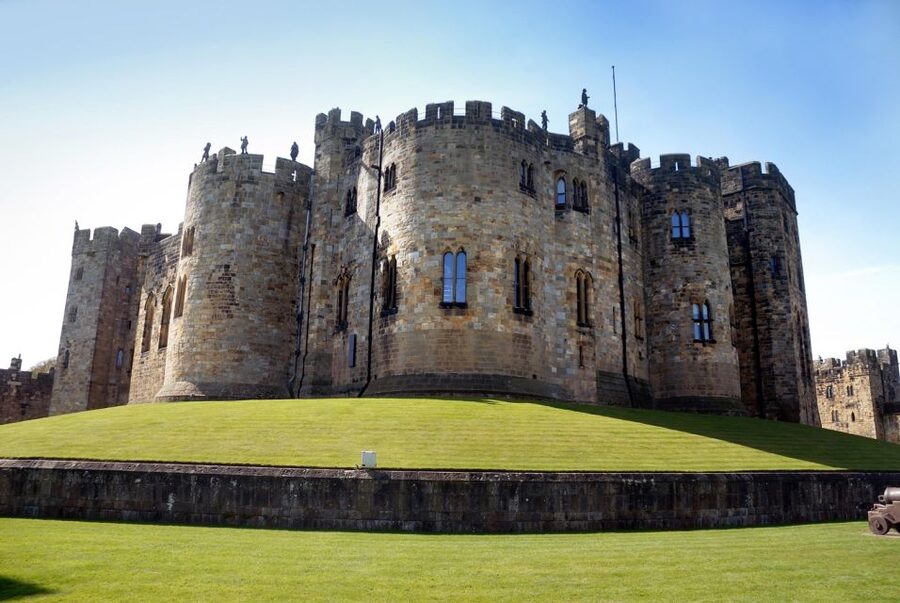 Alnwick Castle and Scottish Borders Tour from Edinburgh - Gardens and filming vibes: why Alnwick works for adults and kids