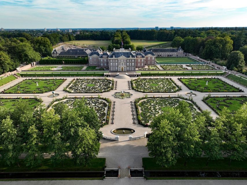 Apeldoorn: Het Loo Palace Entry Ticket - Palace roof tea spot and baroque garden symmetry