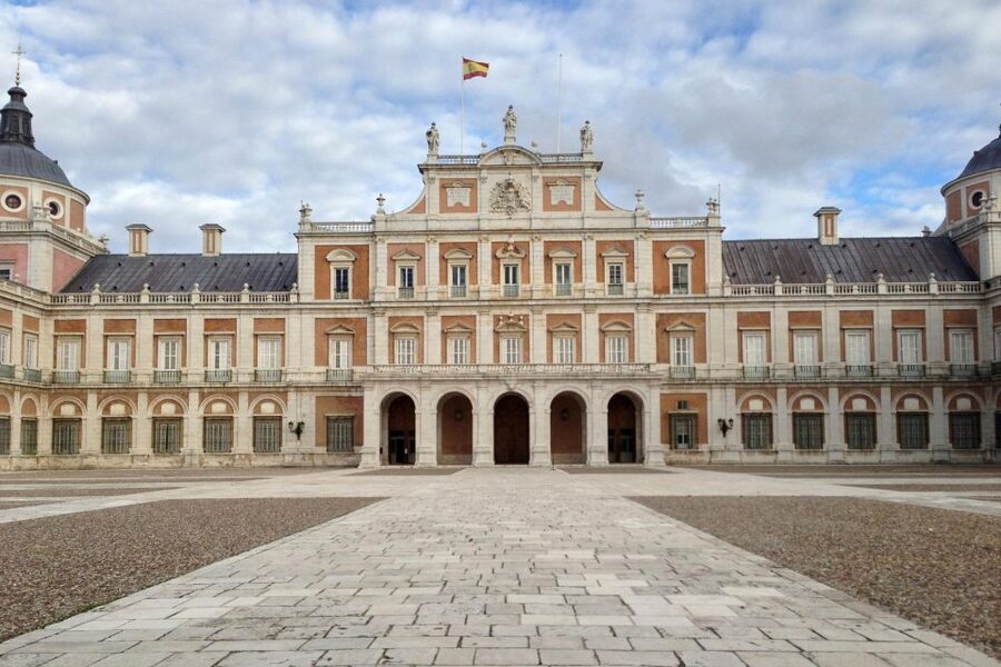 Aranjuez: Fast-Track Entry to the Royal Palace - Who should book, and who might want a different option