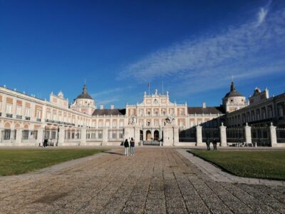 Aranjuez: Royal Palace Guided Tour - Meeting at Cafe de Damas and lining up your timing