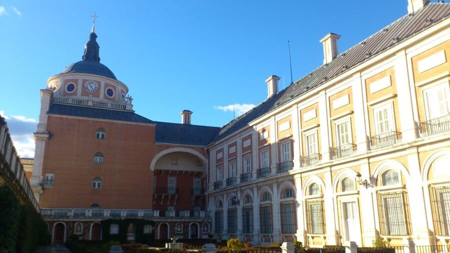 Aranjuez: Royal Palace Guided Tour - Reception Hall and Royal Chapel: closing with weight