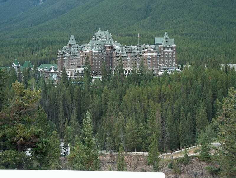 Banff: Castle Food Experience at Banff Springs Hotel - Wine Cellar Flatbreads: When the Pairing Is the Main Event