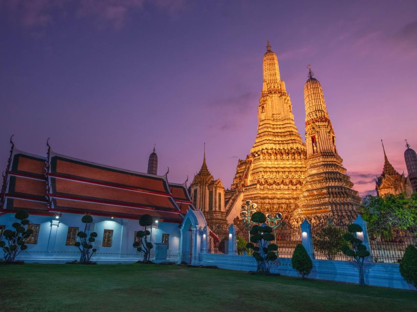 Bangkok: Grand Palace and Wat Arun Guided Walking Tour - The tuk-tuk and ferry segment: the fun, practical break