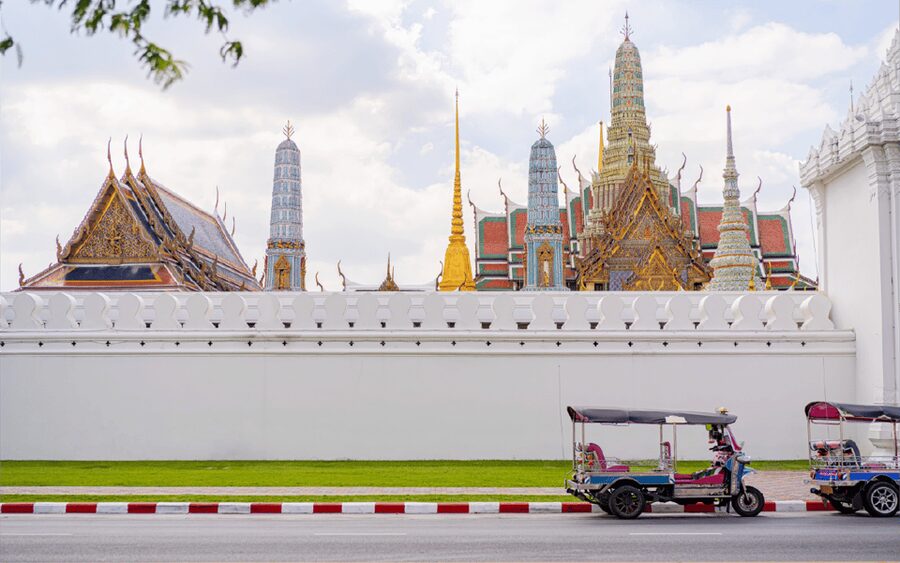 Bangkok: Grand Palace Skip-the-Line Entry Ticket - Wat Phra Kaew and the Emerald Buddha: The Main Event