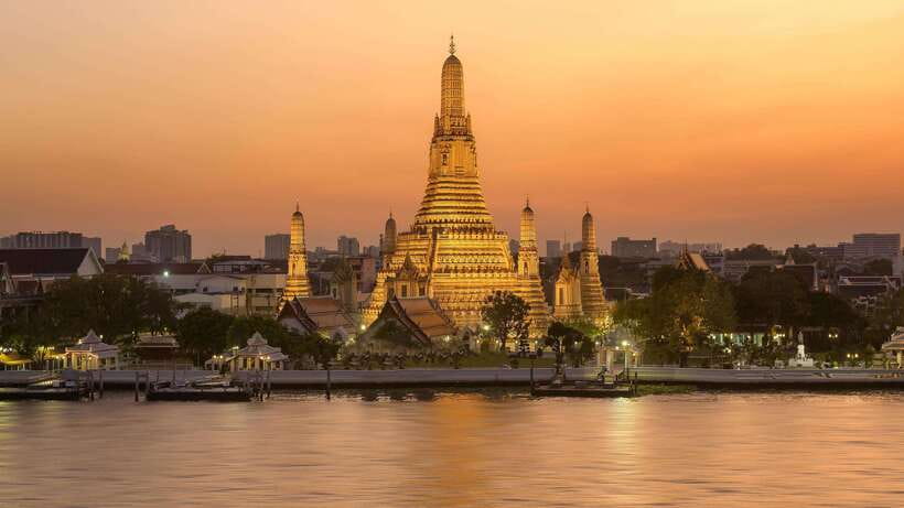 Bangkok: Grand Palace, Wat Pho, and Wat Arun Guided Tour - Why the Grand Palace–Wat Pho–Wat Arun combo is worth your 5 hours