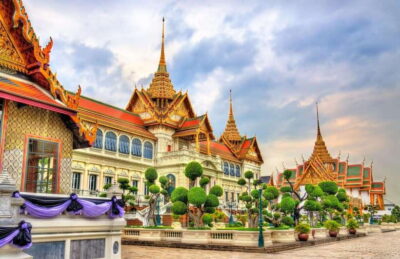 Bangkok: Grand Palace, Wat Pho, and Wat Arun Guided Tour - Meeting at Tha Chang Pier: the calm start before the crowds