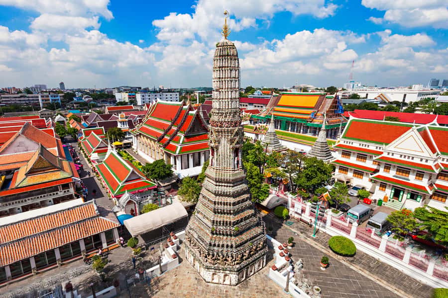Bangkok: Grand Palace, Wat Pho, and Wat Arun Private Tour - Wat Arun Upgrade: A Boat Crossing and the Tower’s Tiny Detail