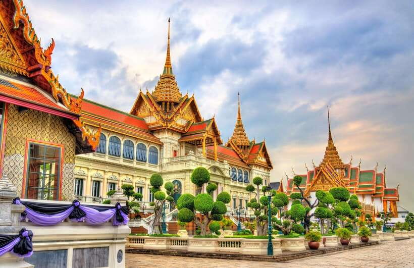 Bangkok: Grand Palace, Wat Pho, Wat Arun and Wat Sa Ket Tour - Wat Sa Ket (Golden Mount): Up the Steps for Quiet Panoramas