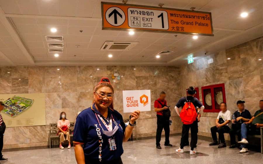 Bangkok: Grand Palace, Wat Pho, & Wat Arun Walking Tour - Lunch break: what to do with your one-hour reset