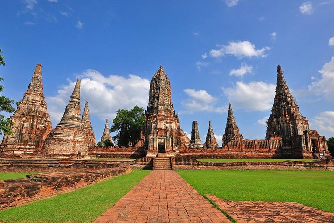 Bangkok: Private Ayutthaya and Bang Pa-In Summer Palace Tour - Wat Yai Chaya Mongkol near the river
