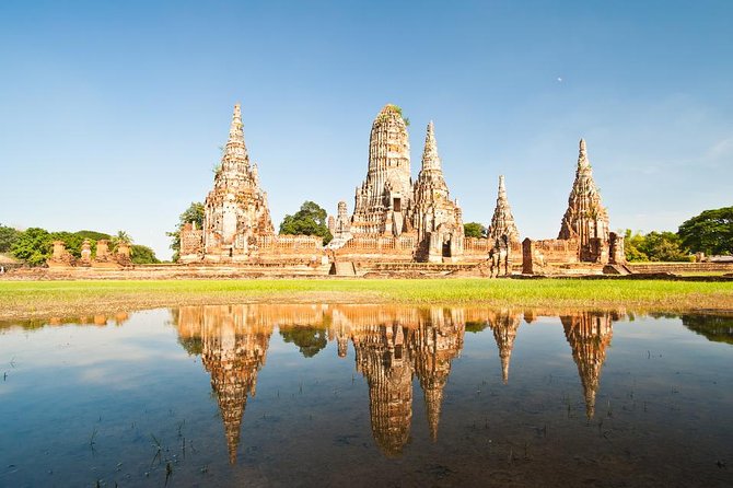 Bangkok: Private Ayutthaya and Bang Pa-In Summer Palace Tour - Wat Mahathat: 600-year-old ruins and the wow factor