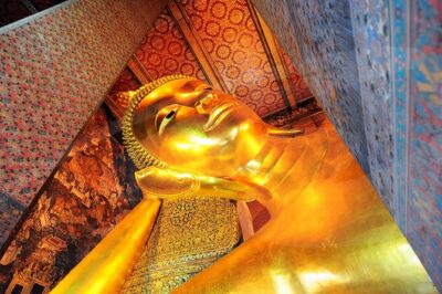 Bangkok Royal Road - Top 3 Major Monuments (Grand Palace, Wat Pho, Wat arun) - The Chao Phraya boat ride to Wat Arun: a quick break that changes everything