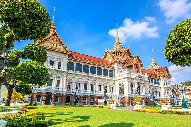 Bangkok's Grand Palace Complex and Wat Phra Kaew Tour - Dress code and timing: how not to ruin your first temple day