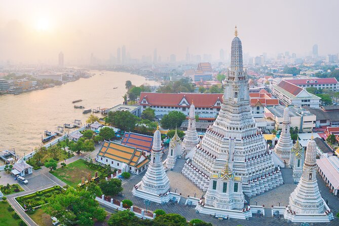 Bangkok: The Grand Palace, Wat Pho, and Wat Arun Walking Tour - The guide factor: why names like Sasa and Toni matter