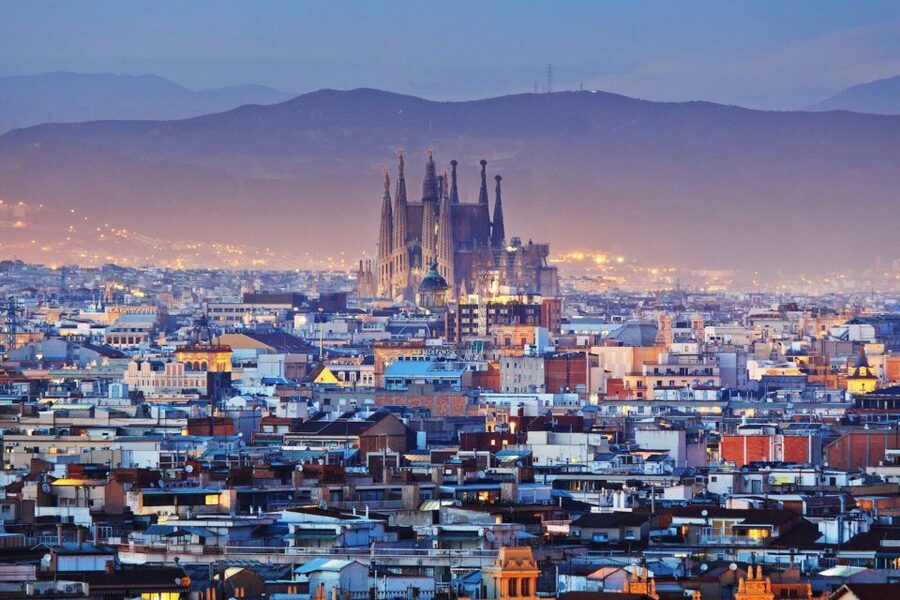 Barcelona Cable Car Sky Views, Magic Fountain & Castle Visit - Magic Fountain: how to enjoy it even when it’s switched off
