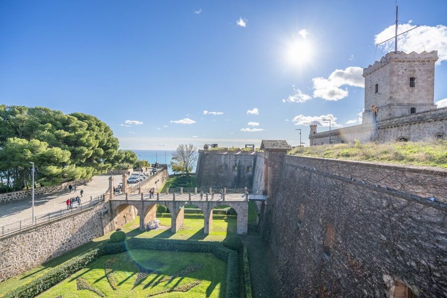 Barcelona: Walking tour with Montjuic Castle & Cable Car - El Raval: the multicultural Old Town side that most first trips skip