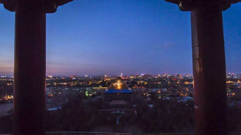 Beijing：Jingshan Park (Palace Museum Garden) Ticket - Timing in real life: early calm, afternoon crowds, evening light show
