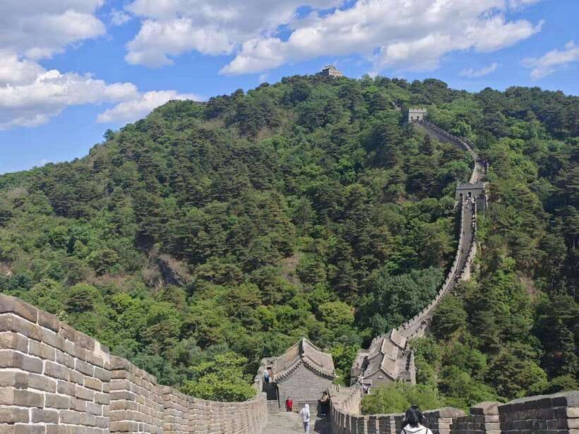 Beijing: Mutianyu Great Wall and Summer Palace Private Tour - Hiking Mutianyu for 1.5 hours: towers, watch points, and real wall views