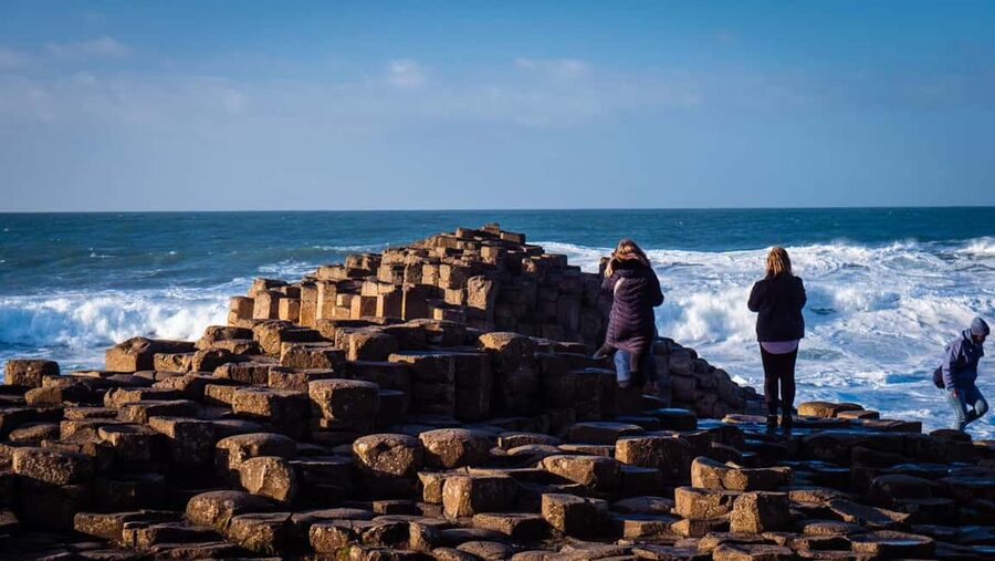 Belfast: Giant's Causeway & Irish Castles Tour -WIFI onboard - A Coach Day From Belfast City Hall: How This Tour Really Works