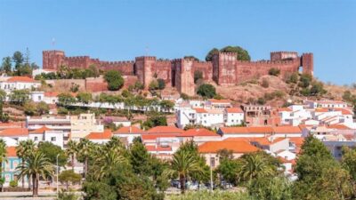 Benagil & Silves Castle Seightseing Tour from Albufeira - Nossa Senhora da Rocha: cliff views with quick photo time
