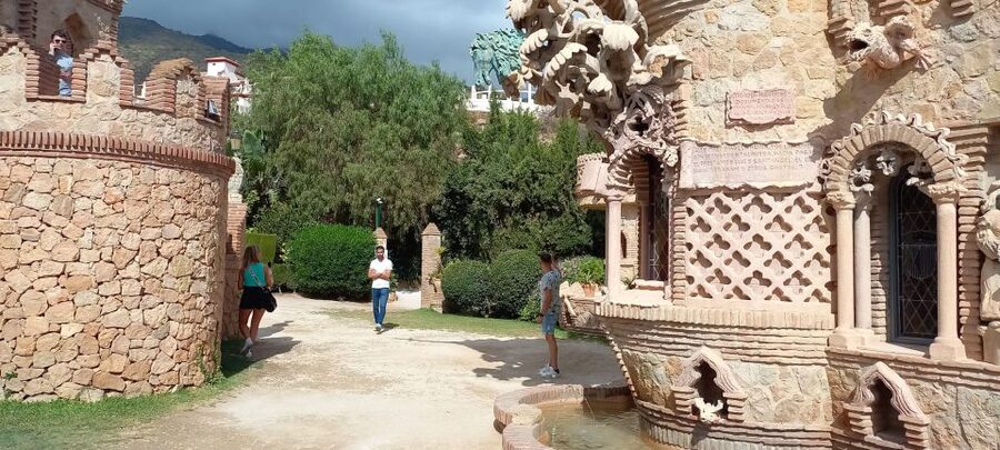 Benalmadena: Colomares Castle Tour with Entry Ticket - First impressions at Colomares: not a real fortress, but a powerful monument