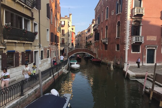 Best of Venice Private Tour: St. Mark's Doge Palace Gondola Ride - Doge’s Palace: the political machine, the prisons, and the Bridge of Sighs