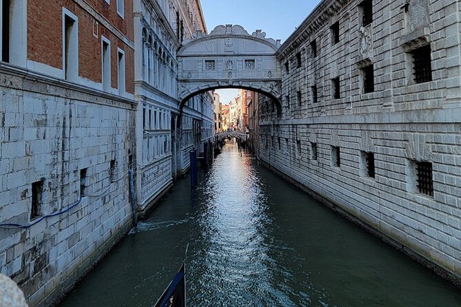 Best Of Venice: Saint Mark's Basilica, Doges Palace with Guide and Gondola Ride - Piazza San Marco: Quick Hits Without the Wandering