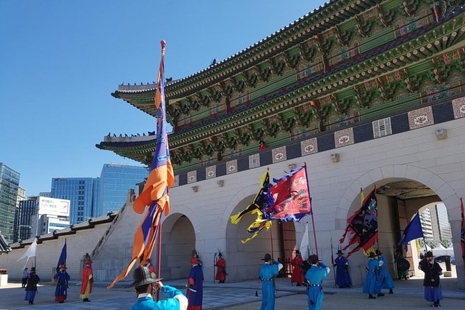 Best Walking Tour to Gyeongbok Palace Bukchon Hanok Village - Gyeongbokgung Palace in One Hour: Ceremony, Architecture, and What to Look For