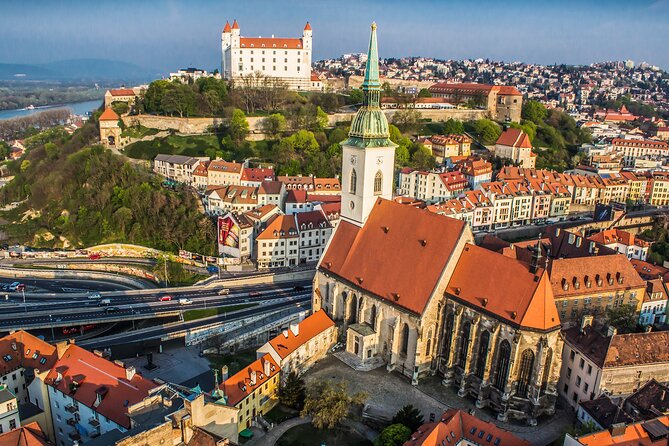Big Castle Tour in Bratislava by Presporacik Sightseeing Vehicle - Audio guide and headphones: 23 languages, one easy job for you