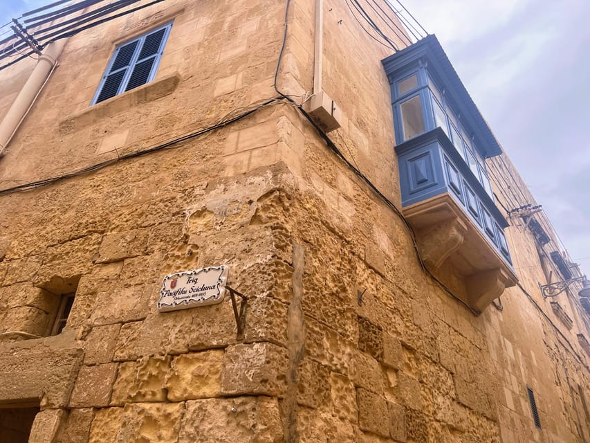 Birgu: 3 Cities Walking Tour With Inquisitors Palace Entry - Meet at Cafe Riche, Then Start Living Like a Local