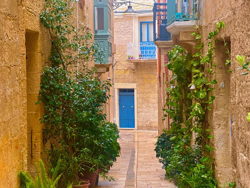 Birgu: 3 Cities Walking Tour With Inquisitors Palace Entry - WWII Stops at Victory Square: The Town’s 20th-Century Layer