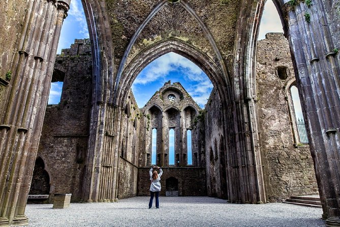 Blarney, Rock of Cashel & Cahir Castles Day Tour From Dublin - Blarney Castle and Gardens: the Stone of Eloquence plus real breathing room