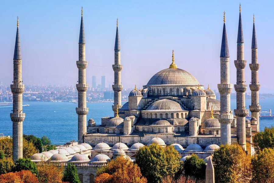 Blue Mosque, Topkapı Palace and Harem Guided Tour - Blue Mosque: Tiles, the Dome, and the Power Shifts Behind Them